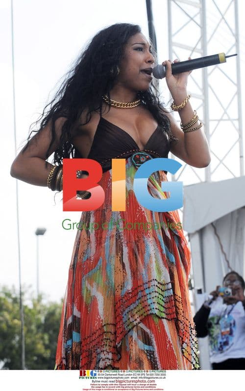 Melanie Fiona at Jazz in the Gardens 2010