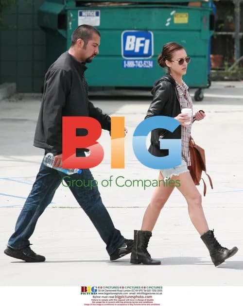 Jessica Alba gets coffee in Brentwood