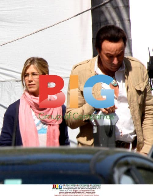 Jennifer Aniston Filming 'Just Go with It'