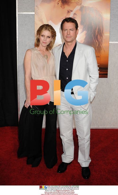 Greg Kinnear and wife at "The Last Song" premiere