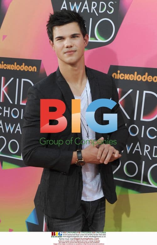Taylor Lautner at Nickelodeon Kids' Choice Awards