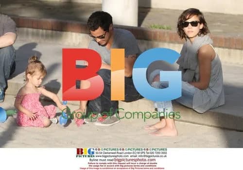 Jessica Alba's Family Outing