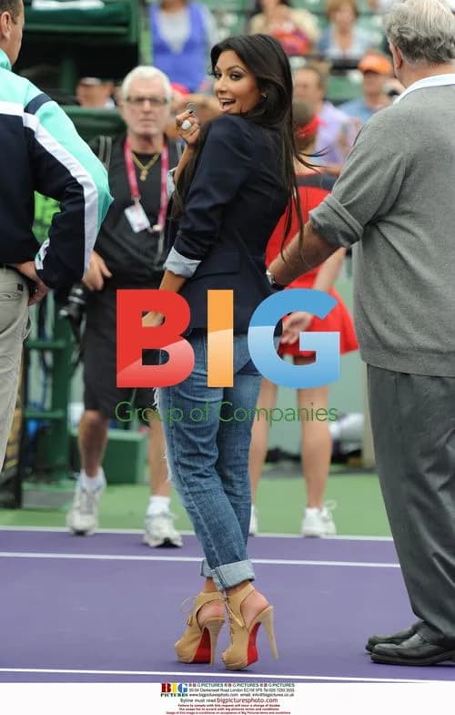Kim Kardashian at Federer vs Serra Coin Toss