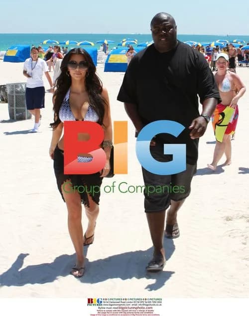 Kim and Kourtney Kardashian filming TV show