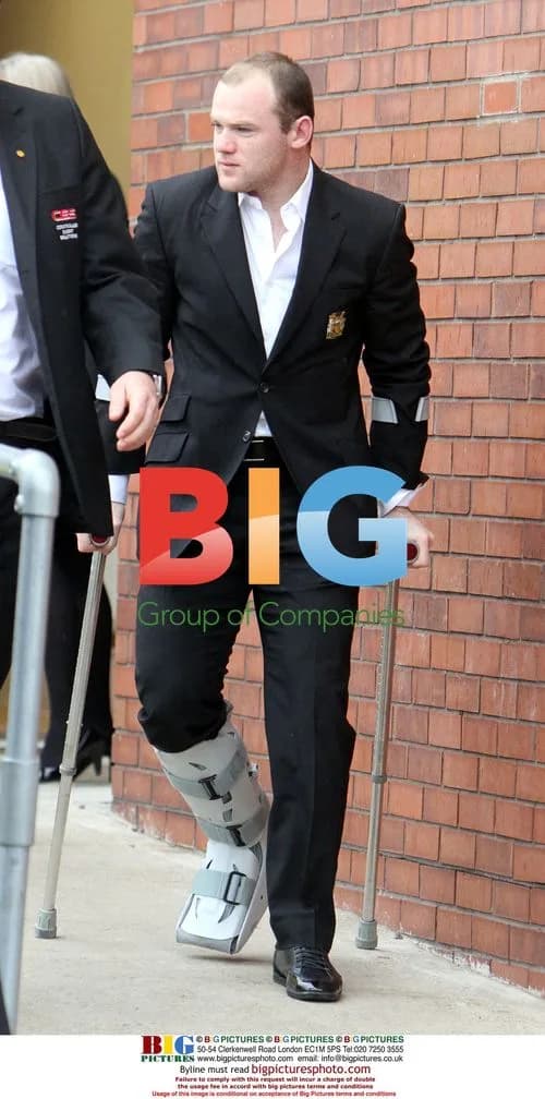 Wayne Rooney Leaves Hospital