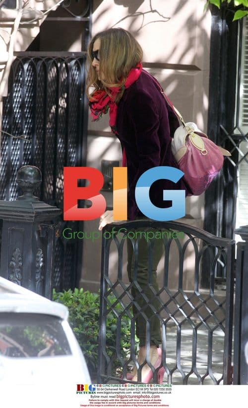 Sarah Jessica Parker Leaving Apartment