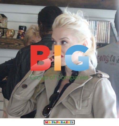 Gwen Stefani and family shopping in Santa Monica