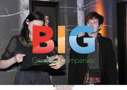 Sophie Ellis-Bextor Enjoys Tea During DJ Set