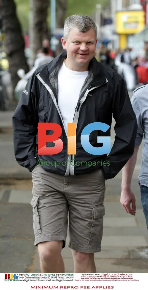 Adrian Chiles Walks with Friends in London