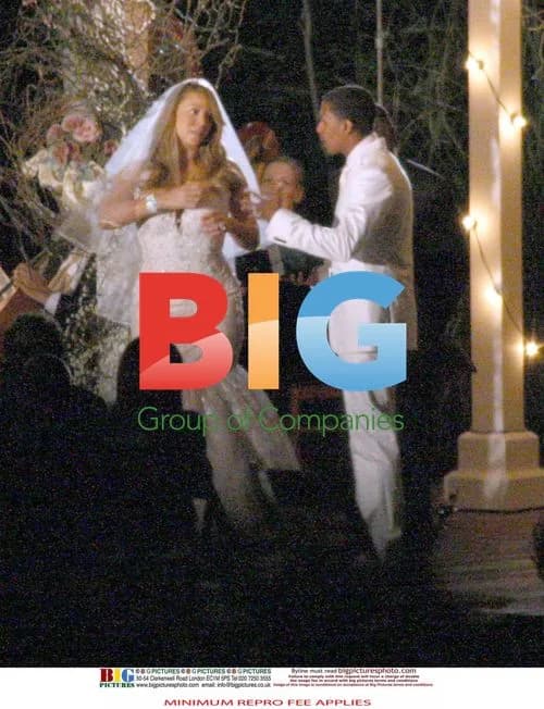 Mariah Carey Renews Vows