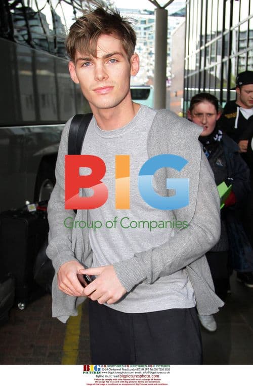 Torvill & Dean's Dancing on Ice Tour Departs Hotel