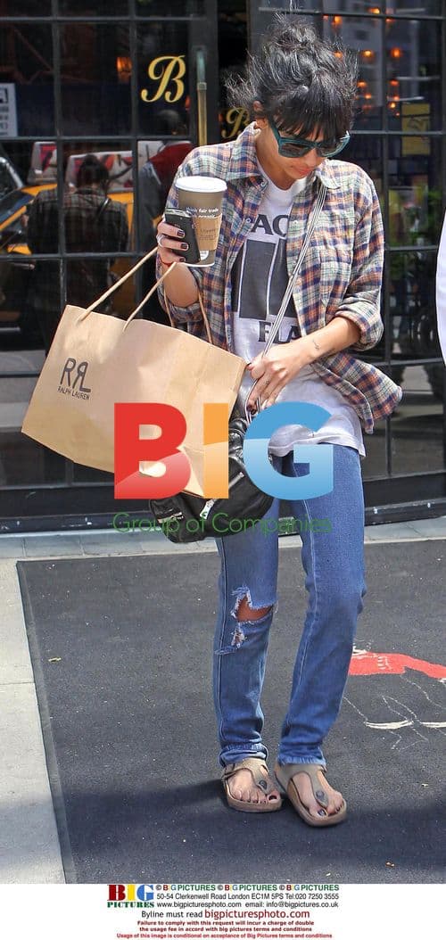 Zoe Kravitz shopping in NYC