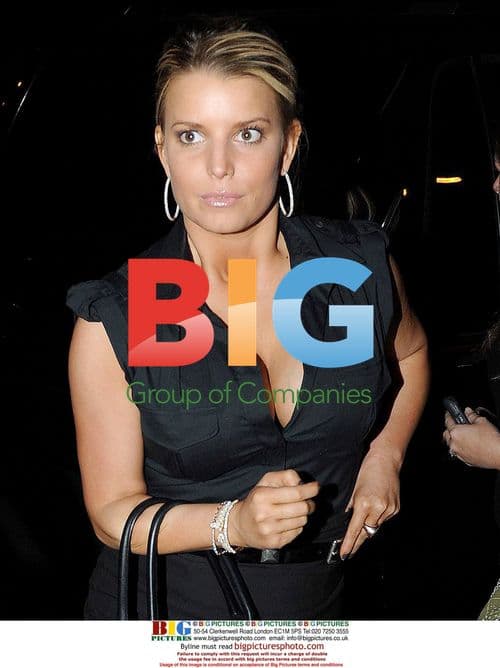 Jessica Simpson Dinner Outing