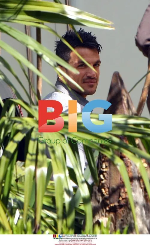 Peter Andre Provides Tea and Biscuits