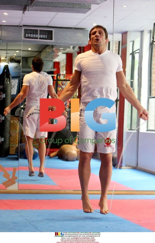 Alex Reid Trains in Sydney Gym