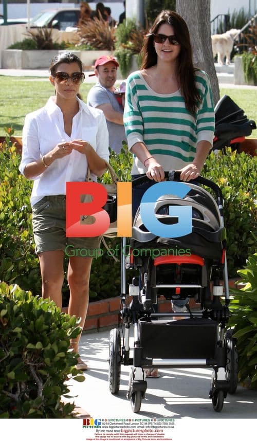 Kourtney Kardashian Shopping With Family