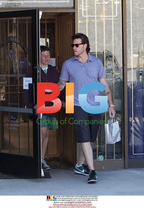 Dean McDermott runs errands with son