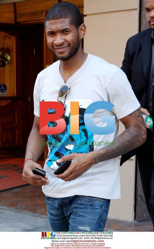Usher Leaves Jewelry Store in Beverly Hills