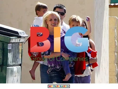 Britney Spears takes sons to karate class
