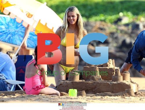 Brooklyn Decker filming 'Just Go With It' in Maui