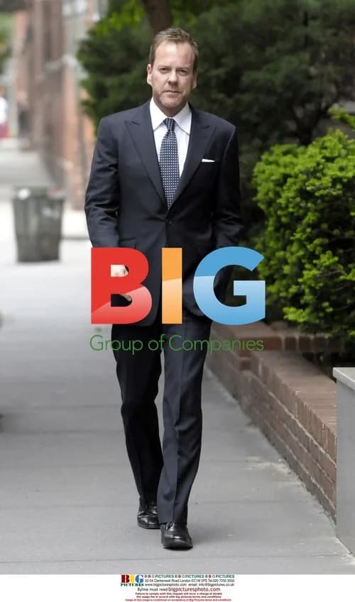 Keifer Sutherland Shopping in East Village