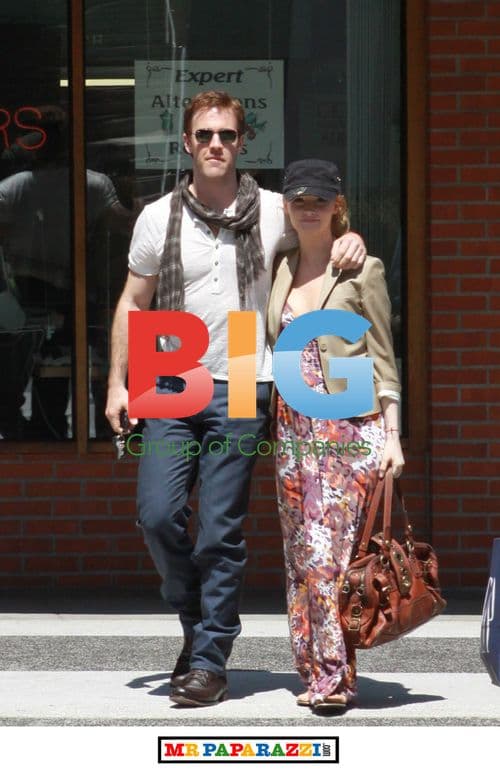James Van Der Beek and Girlfriend Kimberly Brook Lunch in LA