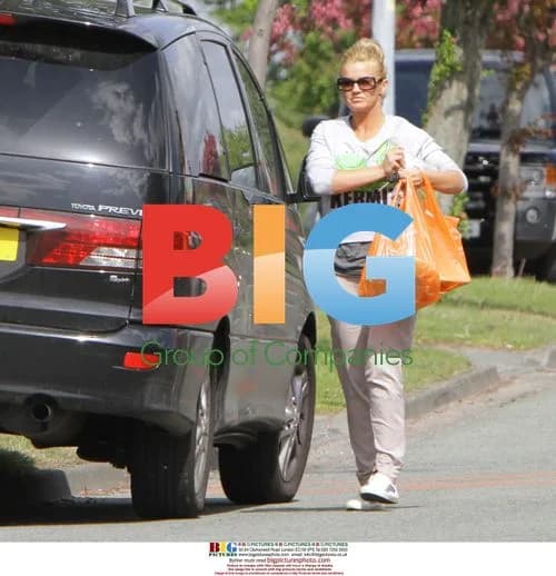 Kerry Katona\'s Sunday Lunch Outing