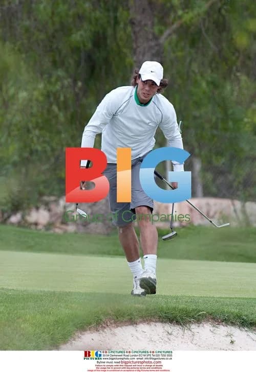 Rafa Nadal Plays Golf with Girlfriend