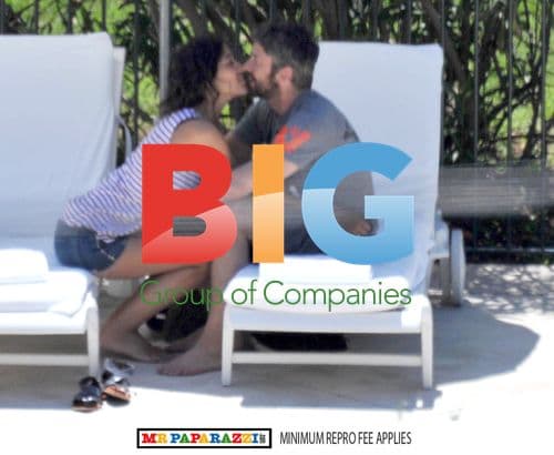 Gerard Butler and Laurie Cholewa at a party