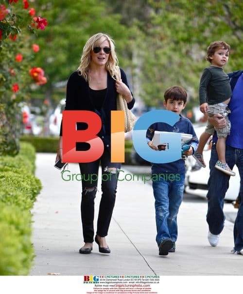 LeAnn Rimes takes Eddie Cibrian's sons to lunch