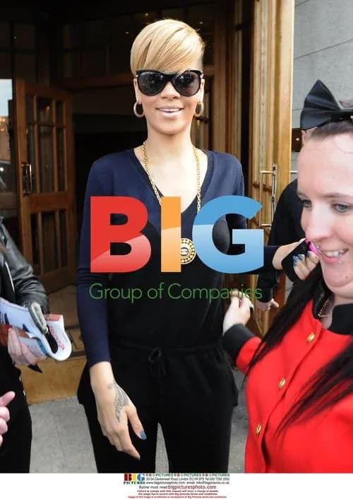 Rihanna shopping in Dublin
