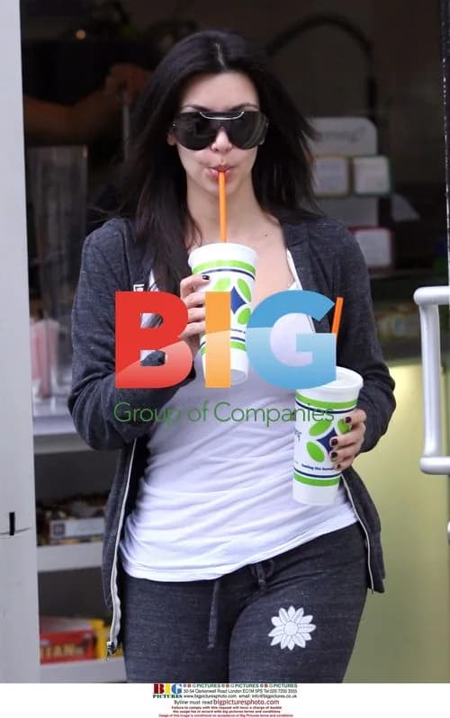 Kim Kardashian grabs a smoothie in LA