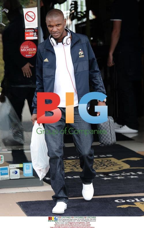 French Team Departs For World Cup 2010