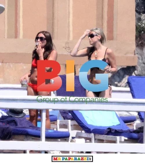 Liam Gallagher and Friends Relax in Italy