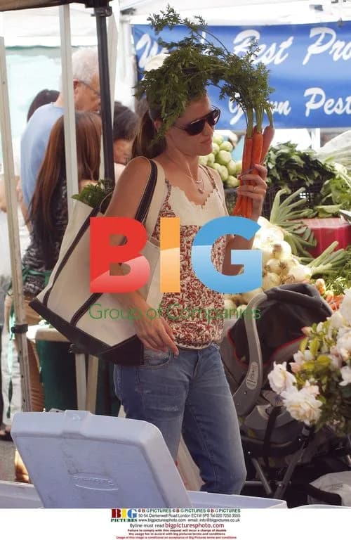 Jennifer Garner at Farmers Market