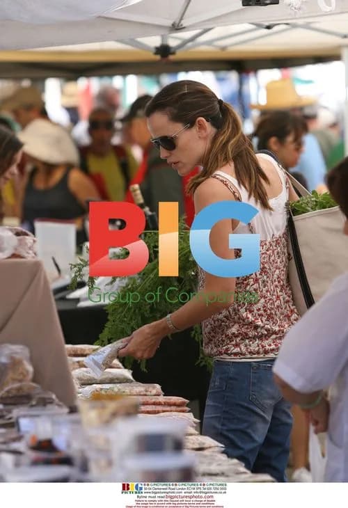 Jennifer Garner Shopping with Kids