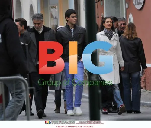 Andrea Bocelli shops at Gucci with family