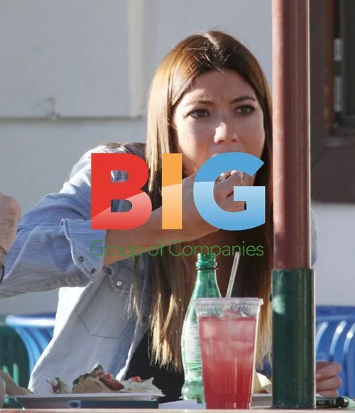 Jennifer Carpenter Eating Tacos in Beverly Hills