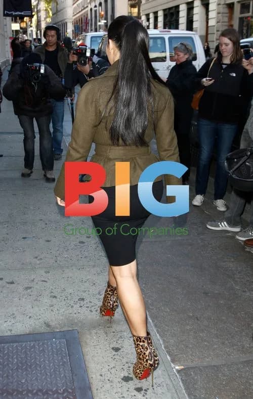 Kim Kardashian Shopping in NYC