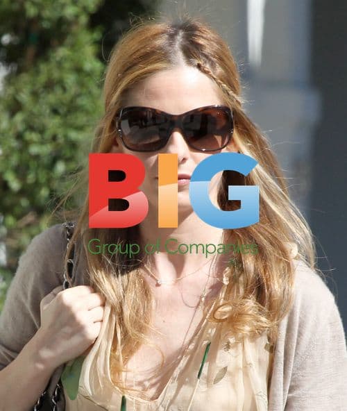 Sarah Michelle Gellar Leaving Pinkberry