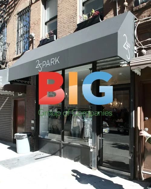 Kardashian Sisters Shop in NYC