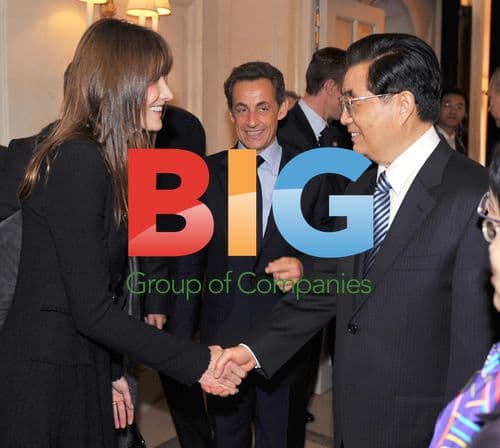 Sarkozy and Bruni greet Chinese leaders
