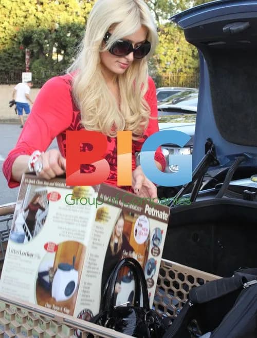 Paris & Nicky Hilton Shopping at Petco