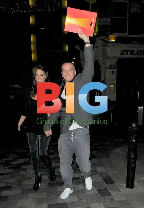 Danielle Lloyd and Jamie O'Hara Kissing