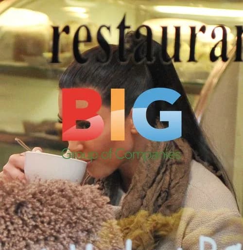 Kim and Kourtney Kardashian Leaving NY Hotel
