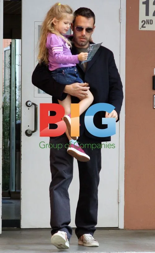 Ben Affleck picks up daughter Violet