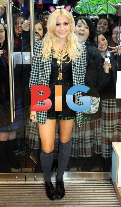 Pixie Lott Promotes Dublin Gig