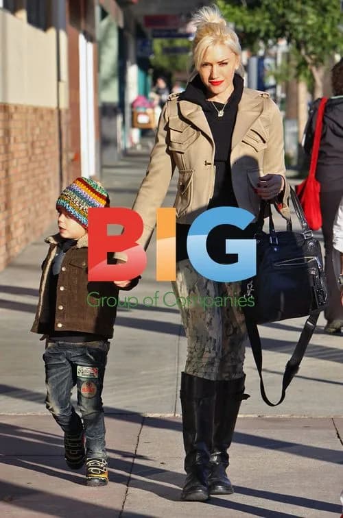 Gwen Stefani and son Kingston shopping