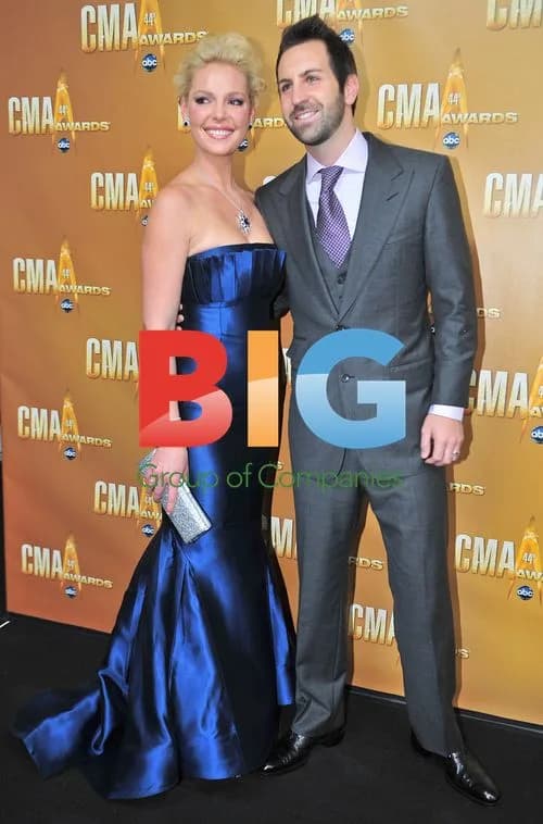 Katherine Heigl and Josh Kelley at 2010 CMAs