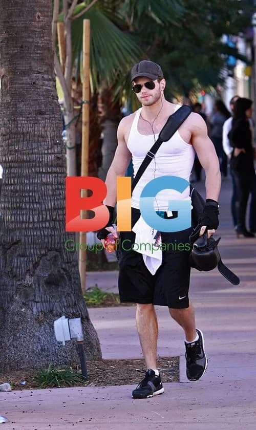 Kellan Lutz at boxing gym